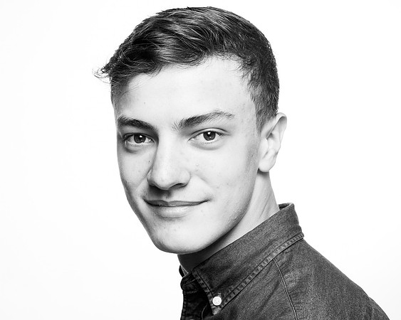 B+W POWERS JOE-0211