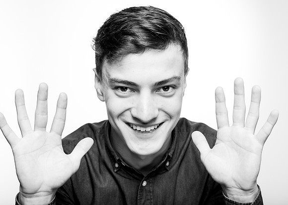 B+W POWERS JOE-0226