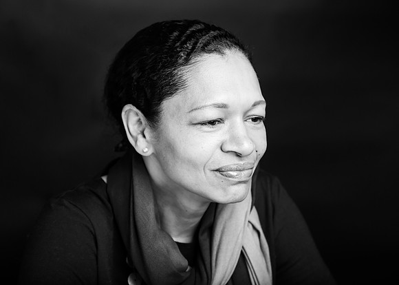 ERINKITOLA, MARIE-9370