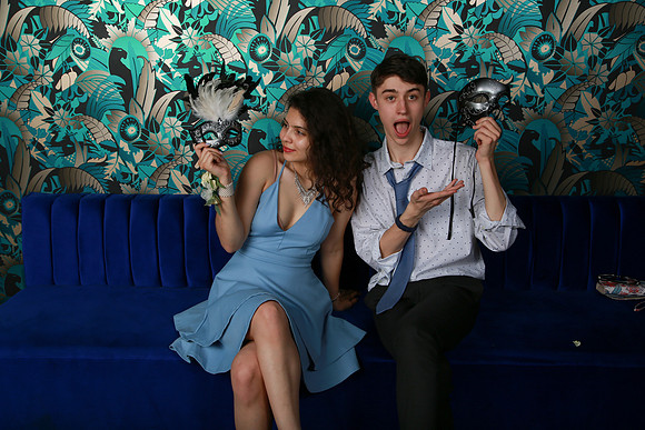 PROM 2019-8898