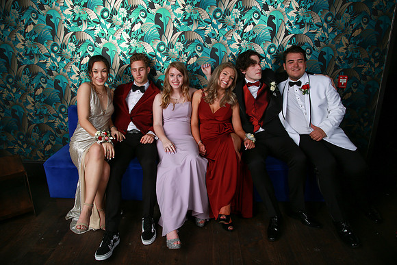PROM 2019-8234