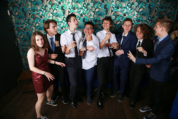 PROM 2019-8441
