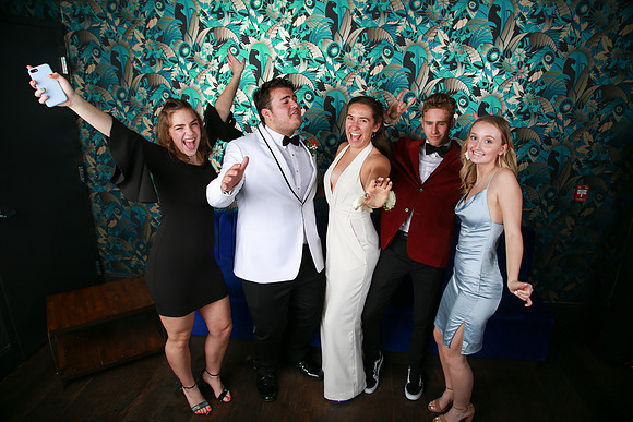 PROM 2019-8285