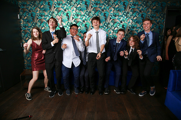 PROM 2019-8457