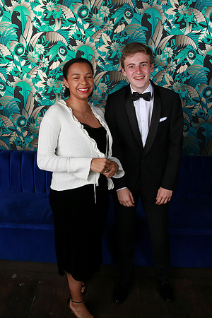PROM 2019-8216