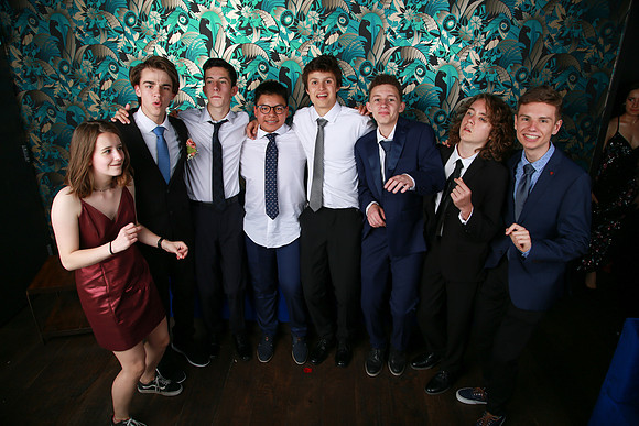 PROM 2019-8435
