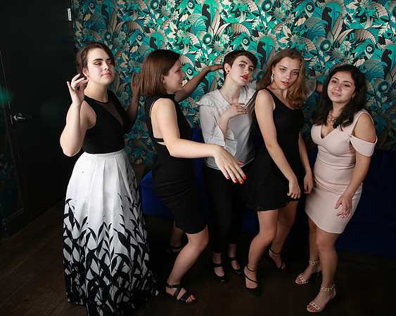 PROM 2019-8564