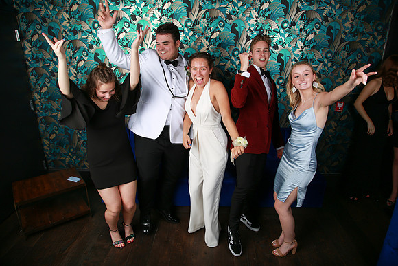 PROM 2019-8292