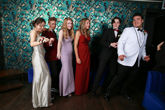 PROM 2019-8244