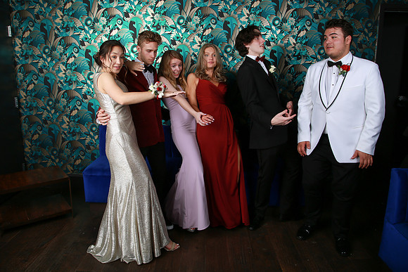 PROM 2019-8242