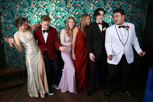 PROM 2019-8245
