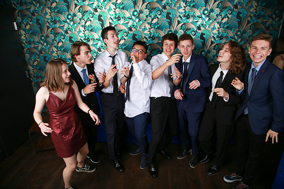 PROM 2019-8440