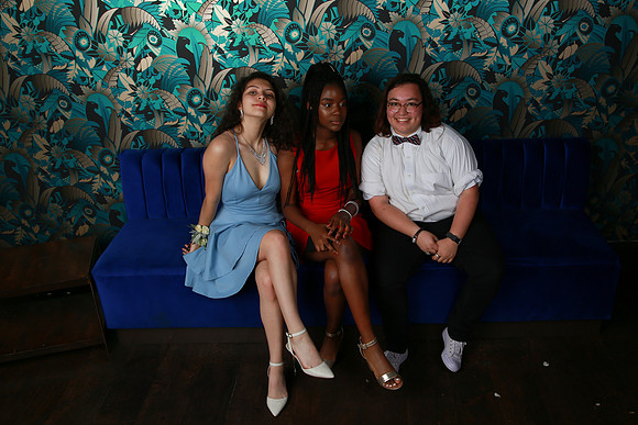PROM 2019-9016