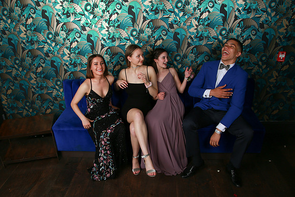 PROM 2019-8909