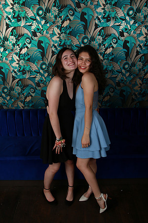 PROM 2019-8677
