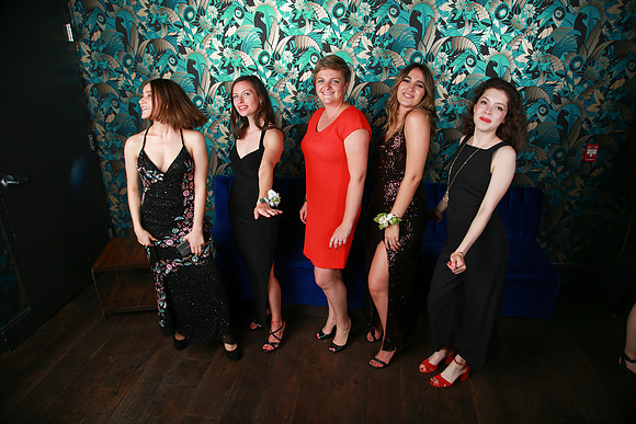 PROM 2019-8513