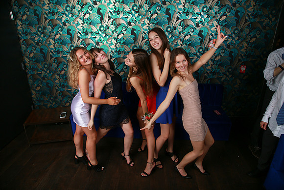 PROM 2019-8806