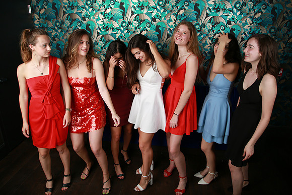 PROM 2019-8597