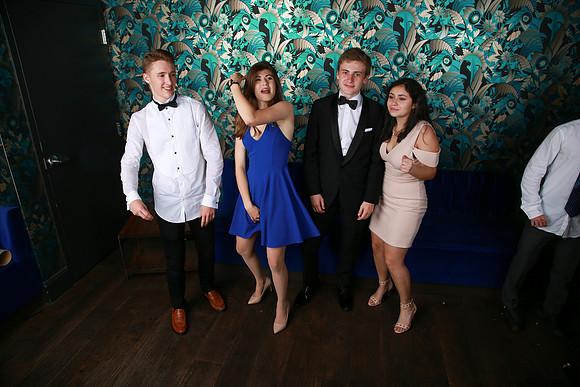 PROM 2019-8781