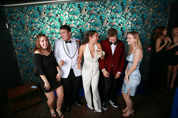 PROM 2019-8293