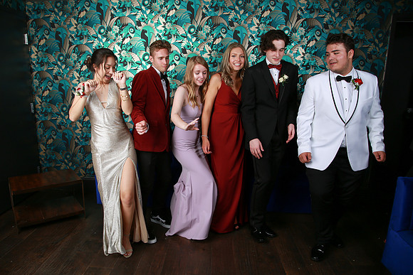 PROM 2019-8246