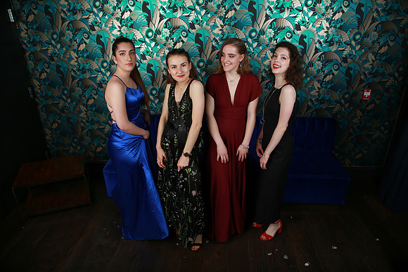 PROM 2019-8009