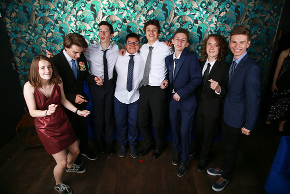 PROM 2019-8436