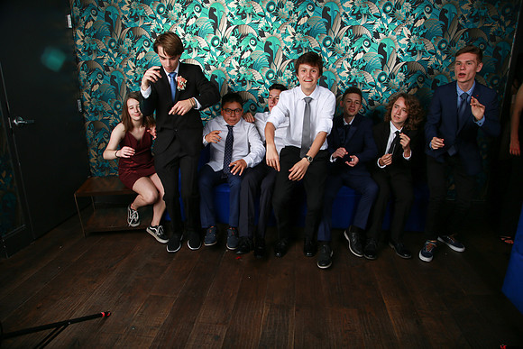 PROM 2019-8456