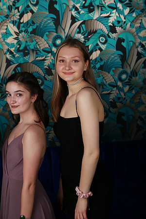 PROM 2019-8939