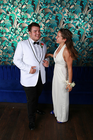 PROM 2019-8324