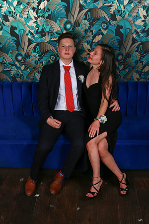 PROM 2019-7976
