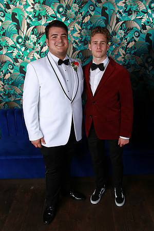 PROM 2019-8335