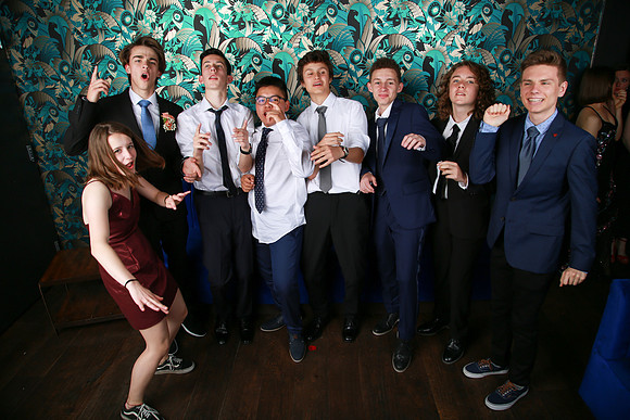 PROM 2019-8439