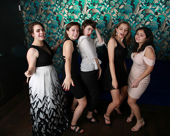 PROM 2019-8563
