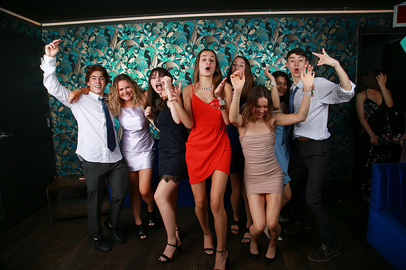 PROM 2019-8824