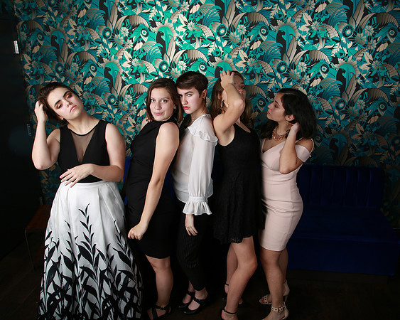 PROM 2019-8569
