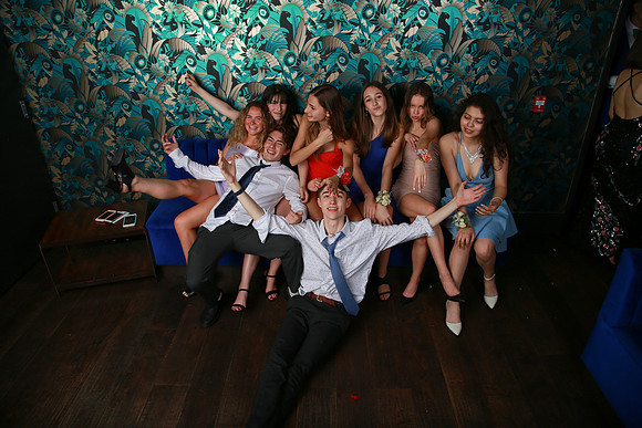 PROM 2019-8816