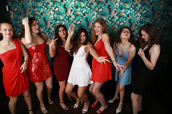 PROM 2019-8592