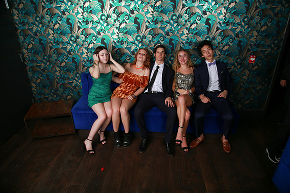 PROM 2019-8376