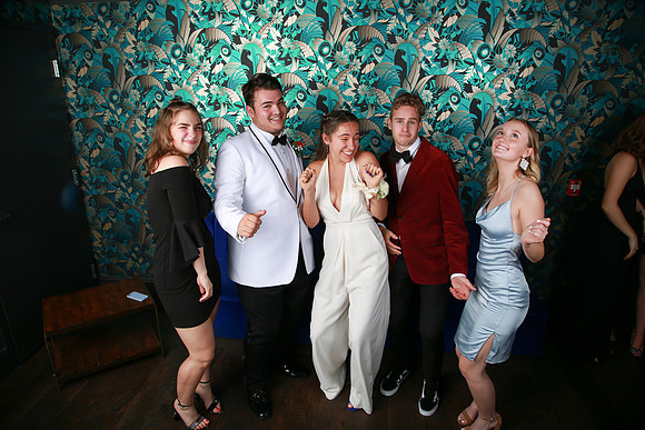 PROM 2019-8294