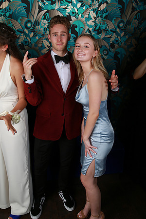 PROM 2019-8296
