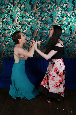 PROM 2019-7984