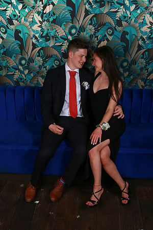 PROM 2019-7977
