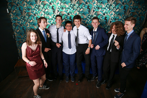 PROM 2019-8437