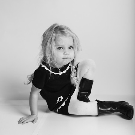 MOLLY-9884