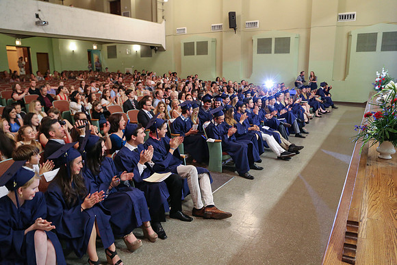LFC GRAD-2L5A8806