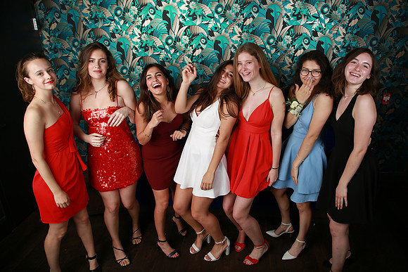 PROM 2019-8593
