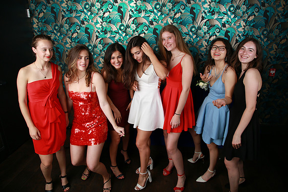 PROM 2019-8596