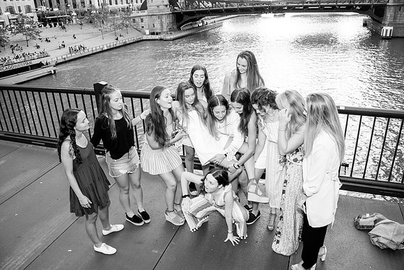 MAURA'S 16TH-7572