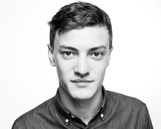 B+W POWERS JOE-0239